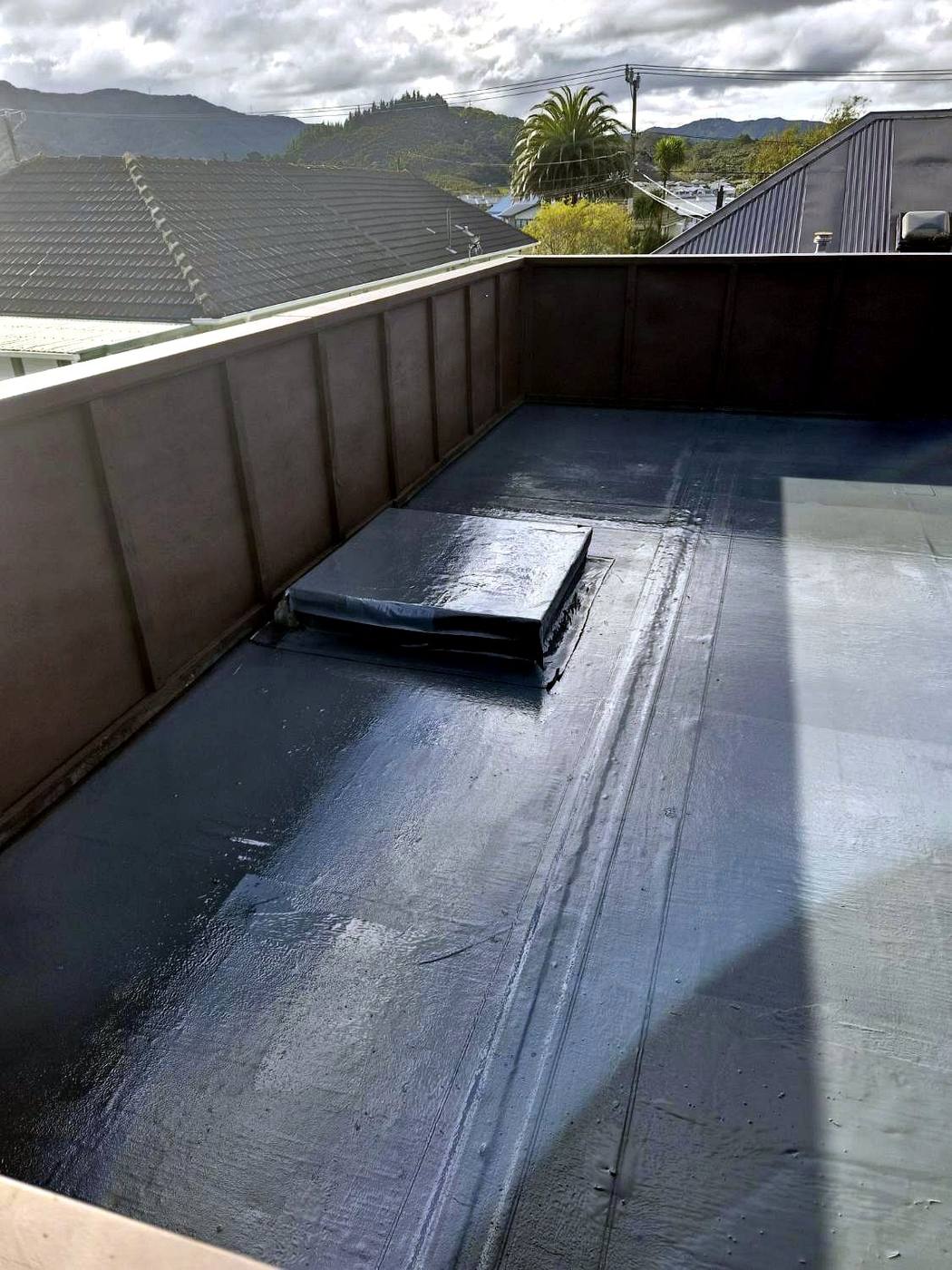 Membrane roof laid and sealed